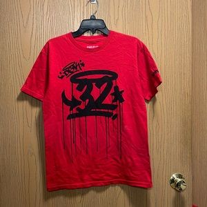 Thirtytwo Tee